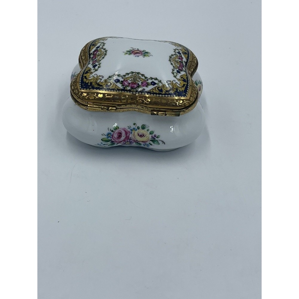 Vintage porcelain Imperia Limoges France Powder/ Trinket box With 22K Gold Trim - Picture 3 of 6